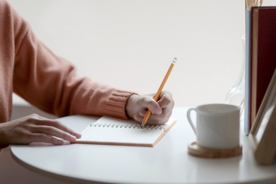 Elevart Cambiar Patrones de Pensamientos Escritura Terapeutica en Barcelona