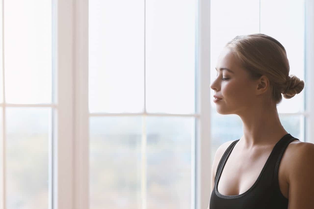 Elevart Cierra los ojos introspección elevart terapia psicologia barcelona