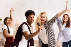 elevart karaoke cantar en barcelona